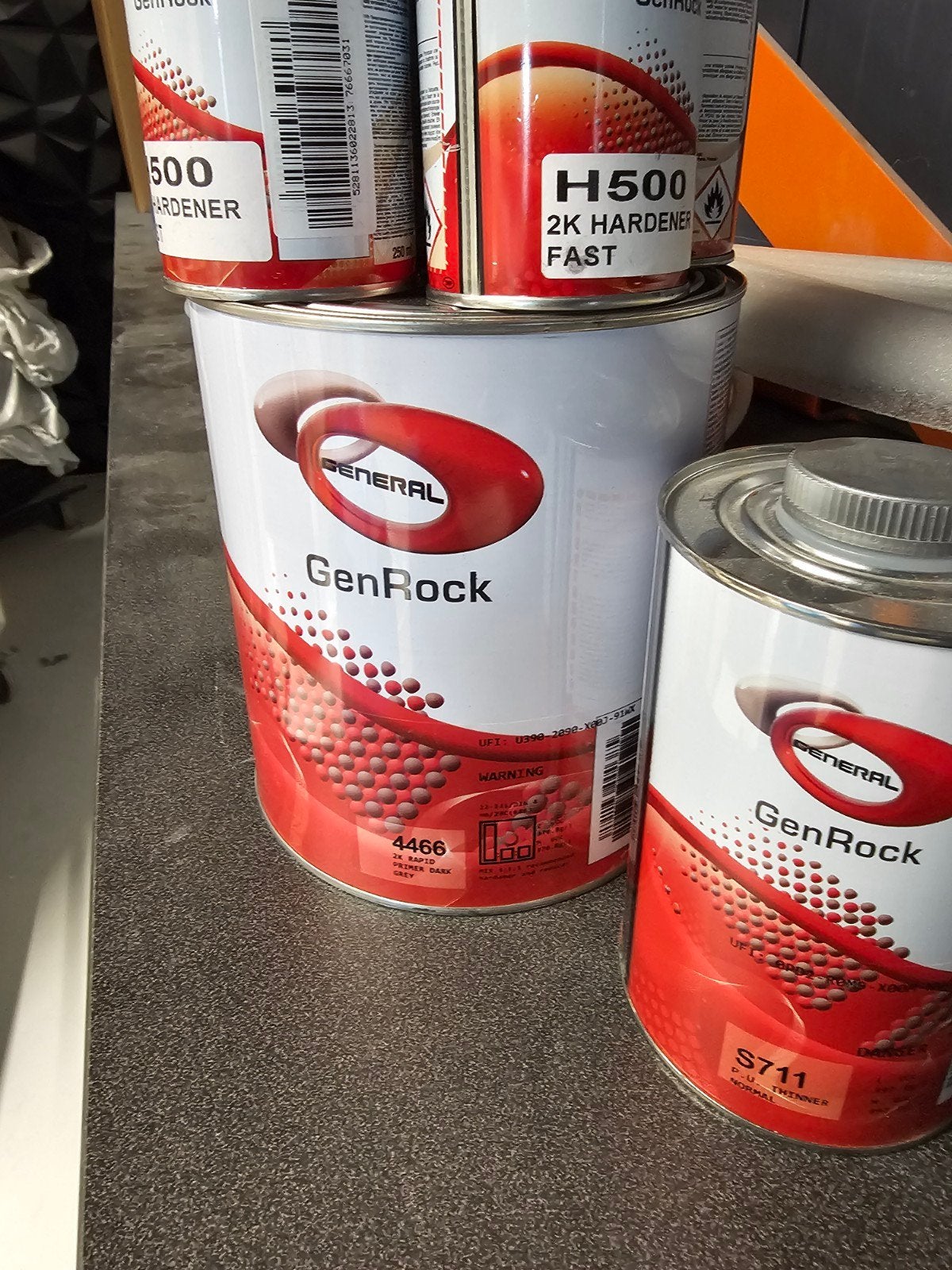 Te koop Gen Rock primer dark/grey, Nieuw, Ophalen of Verzenden, Verf, Grijs