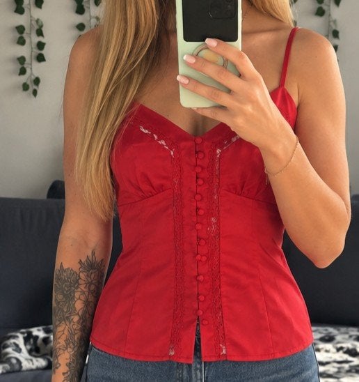 Capsule rode top met kant en knoopjes, maat S, Kleding | Dames, Nieuw, Ophalen of Verzenden, Capsule, Rood