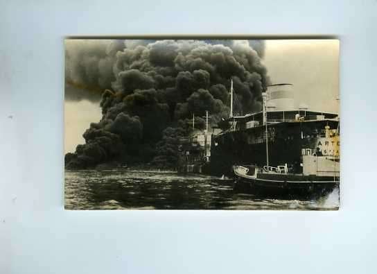 HOEK VAN HOLLAND-scheepsramp/brand artemis-reddingboot-2x, Ophalen of Verzenden, 1940 tot 1960, Zuid-Holland