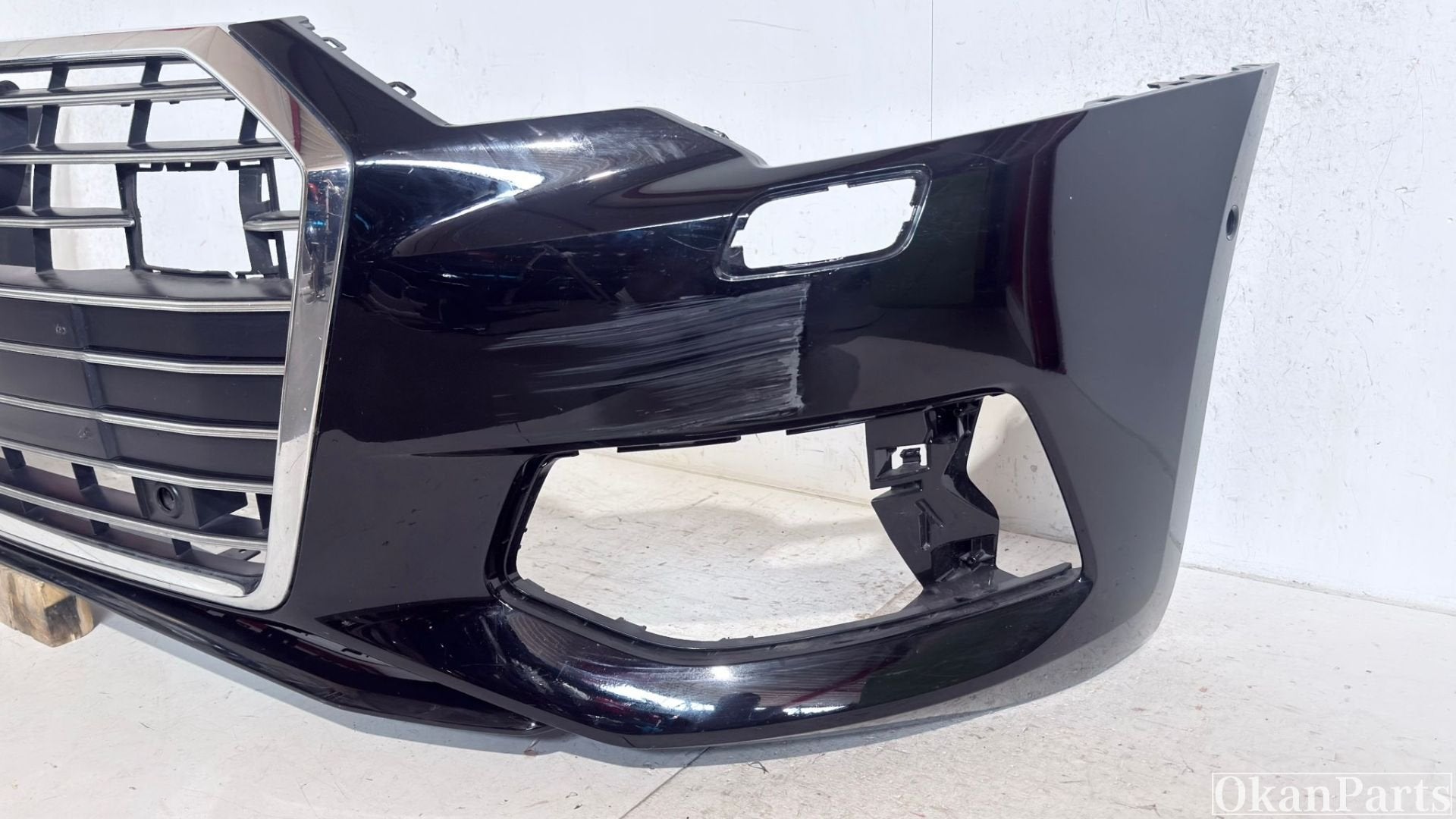 Audi A6 4K C8 voorbumper 4K0807437A, Auto-onderdelen, Gebruikt, Voor, AUDI AG, Auto-Union-Strasse 1
85045  Ingolstadt, DE