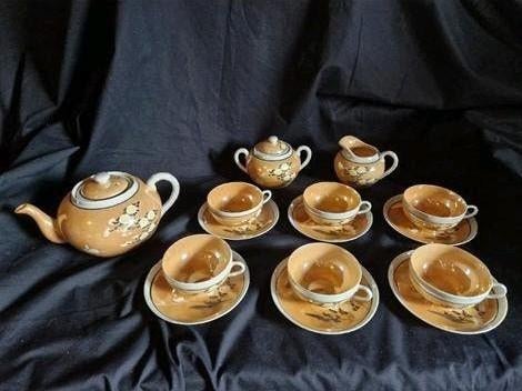 KUTANI EIERSCHAAL SERVIES, Ophalen of Verzenden
