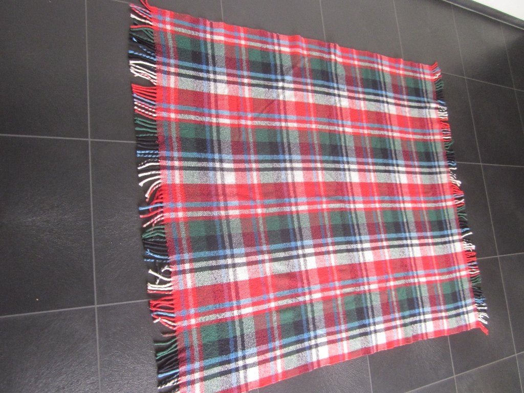 Synthetische geruite plaid kleine afmeting gebruikt, Huis en Inrichting, Woonaccessoires | Plaids en Woondekens, Gebruikt, Wasbaar