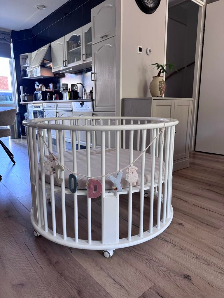 Bopita ronde box met matras en kussen, Ophalen, Zo goed als nieuw, Rond, In hoogte verstelbaar