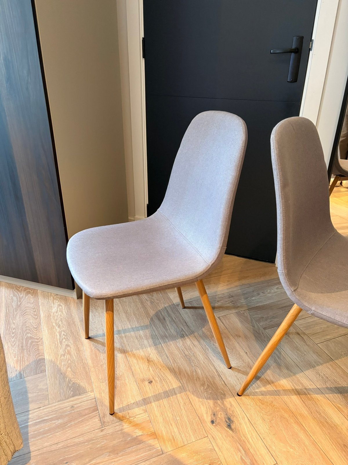 Comfortabele 2x stoelen van Jysk - als nieuw, Ophalen, Twee, Zo goed als nieuw, Stof
