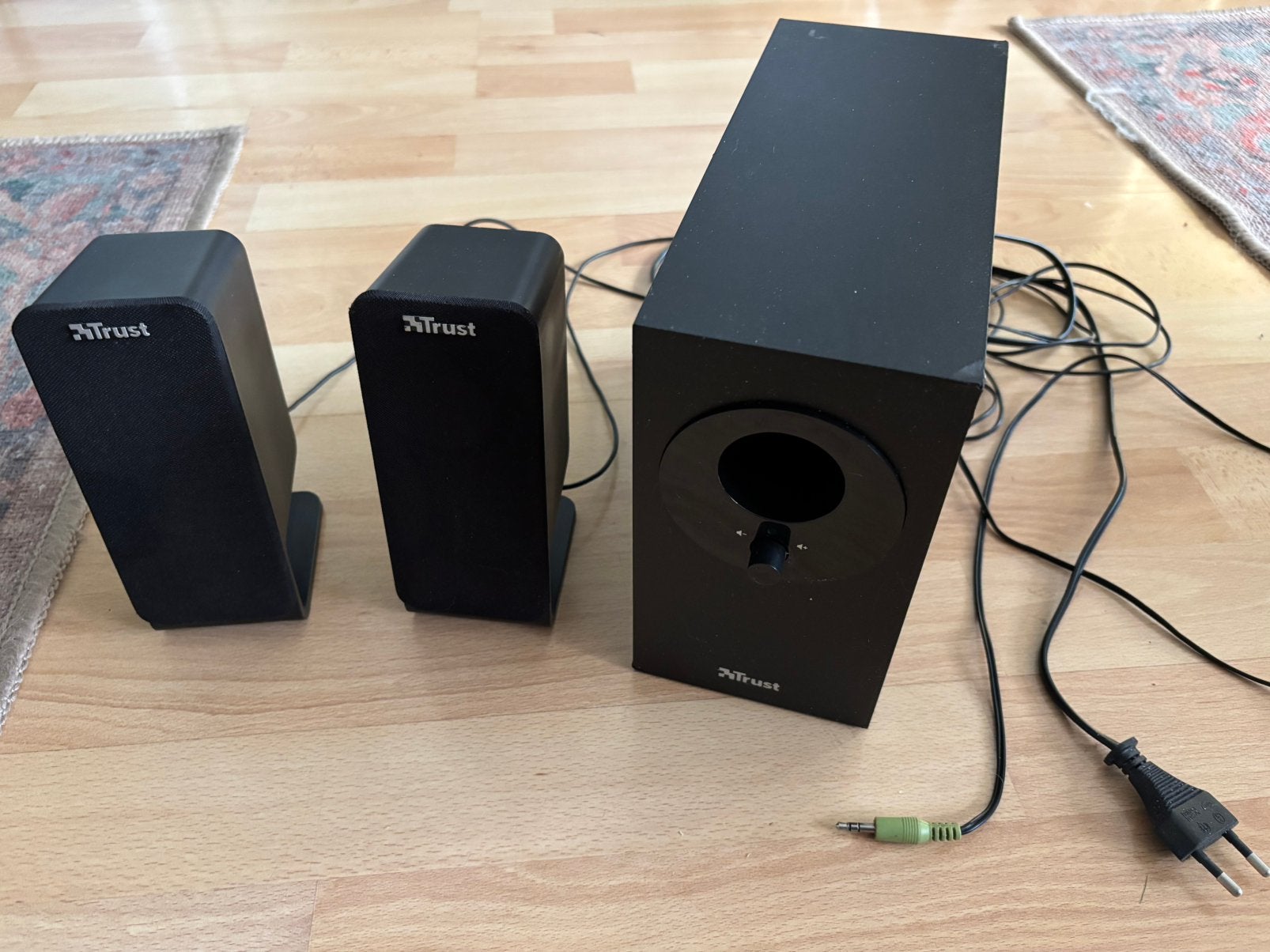 Trust speakers, Ophalen, Gebruikt