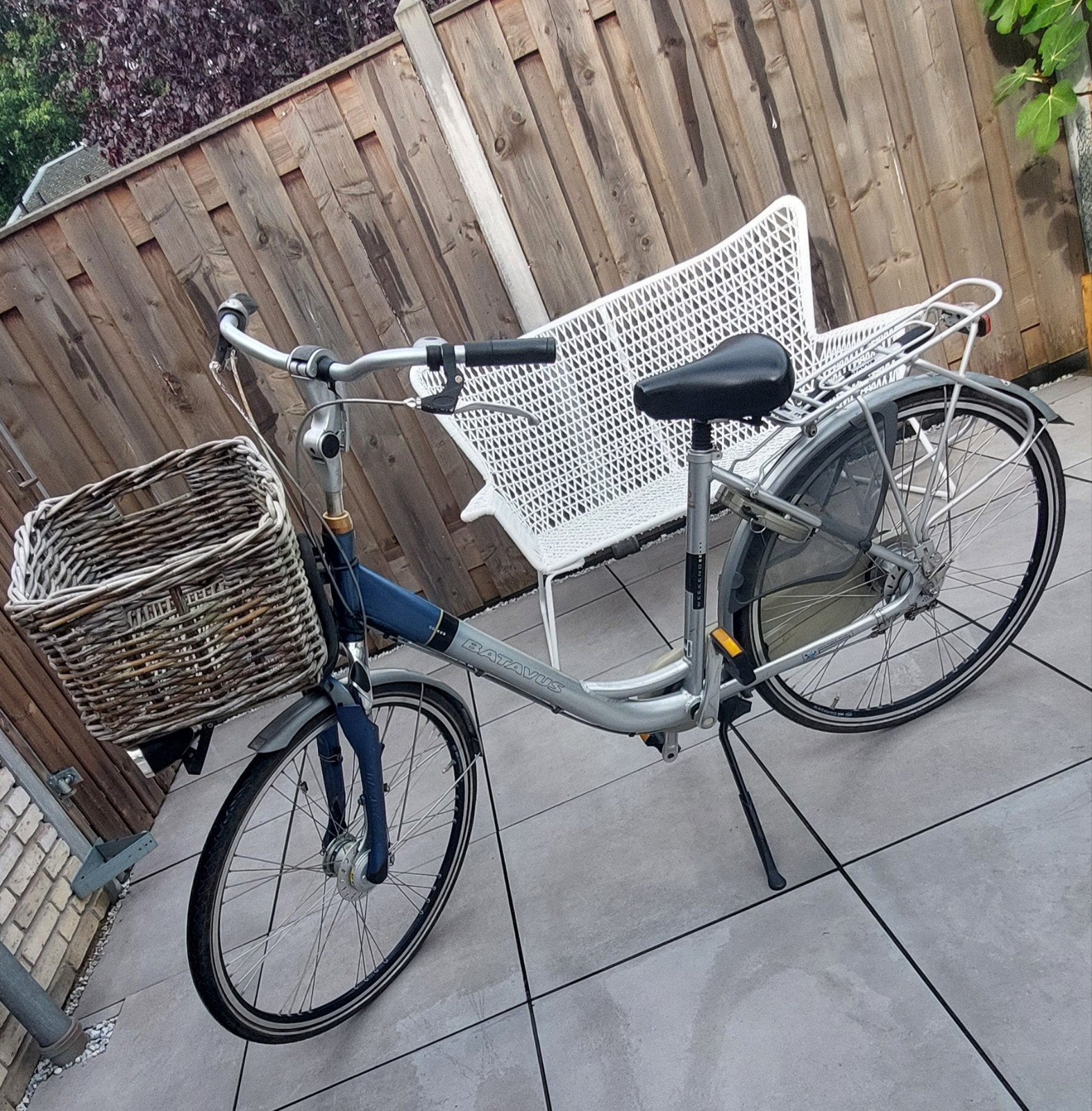 Bataven 28" damesfiets met een mand - Frame 48cm, Ophalen, Gebruikt, 47 tot 50 cm, Versnellingen
