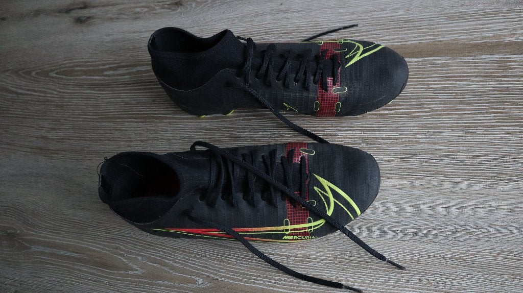 nike voetbalschoenen, Ophalen, Schoenen, Maat L, Zo goed als nieuw