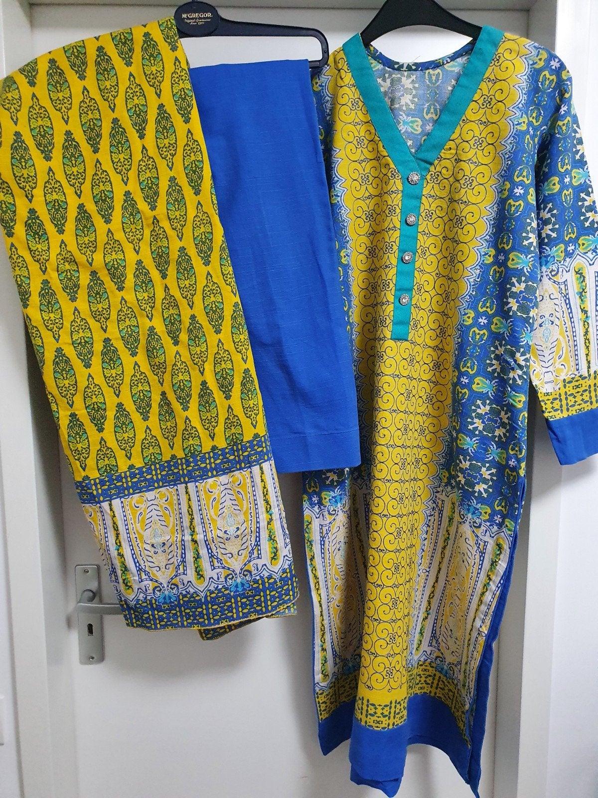 3-delige Geel Blauw Indiase Kameez Sjaal Broek Maat M, Kleding | Dames, Gelegenheidskleding, Zo goed als nieuw, Maat 38/40 (M)