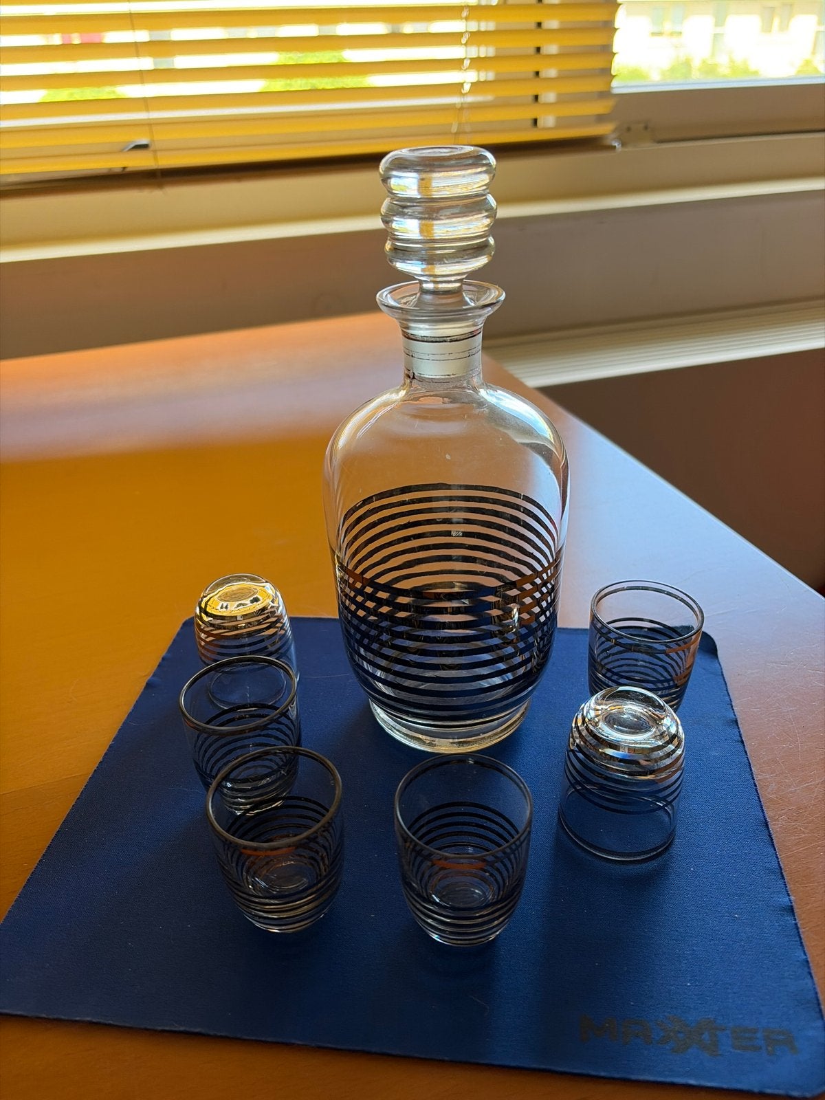 Vintage Glazen Karaf met 6 Borrelglaasjes - goud strepen, Ophalen of Verzenden