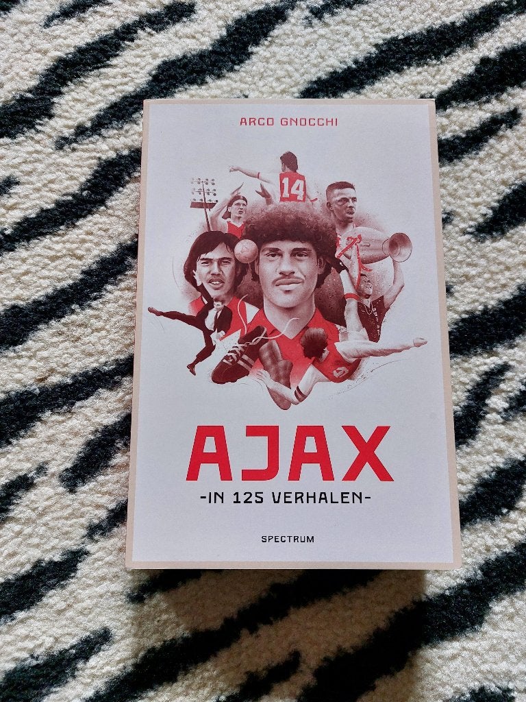 AJAX IN 125 VERHALEN, Boeken, Sportboeken, Ophalen of Verzenden, Gelezen, Balsport