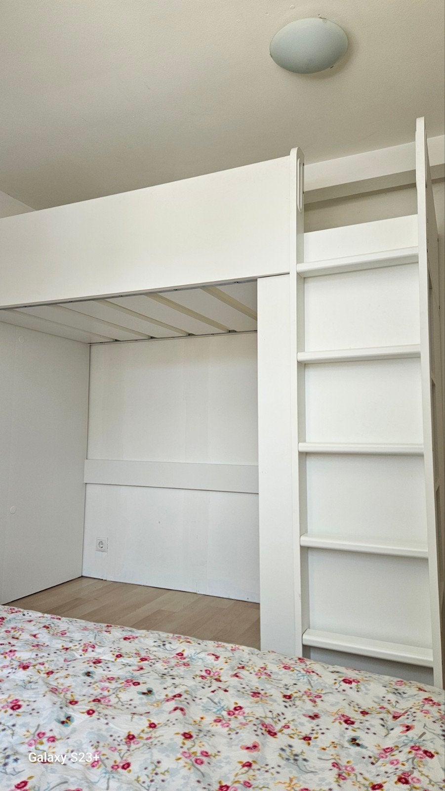 2x  IKEA SMÅSTAD Hoogslaper met bureau en opbergruimte, Ophalen, Eenpersoons, Zo goed als nieuw, 200 cm
