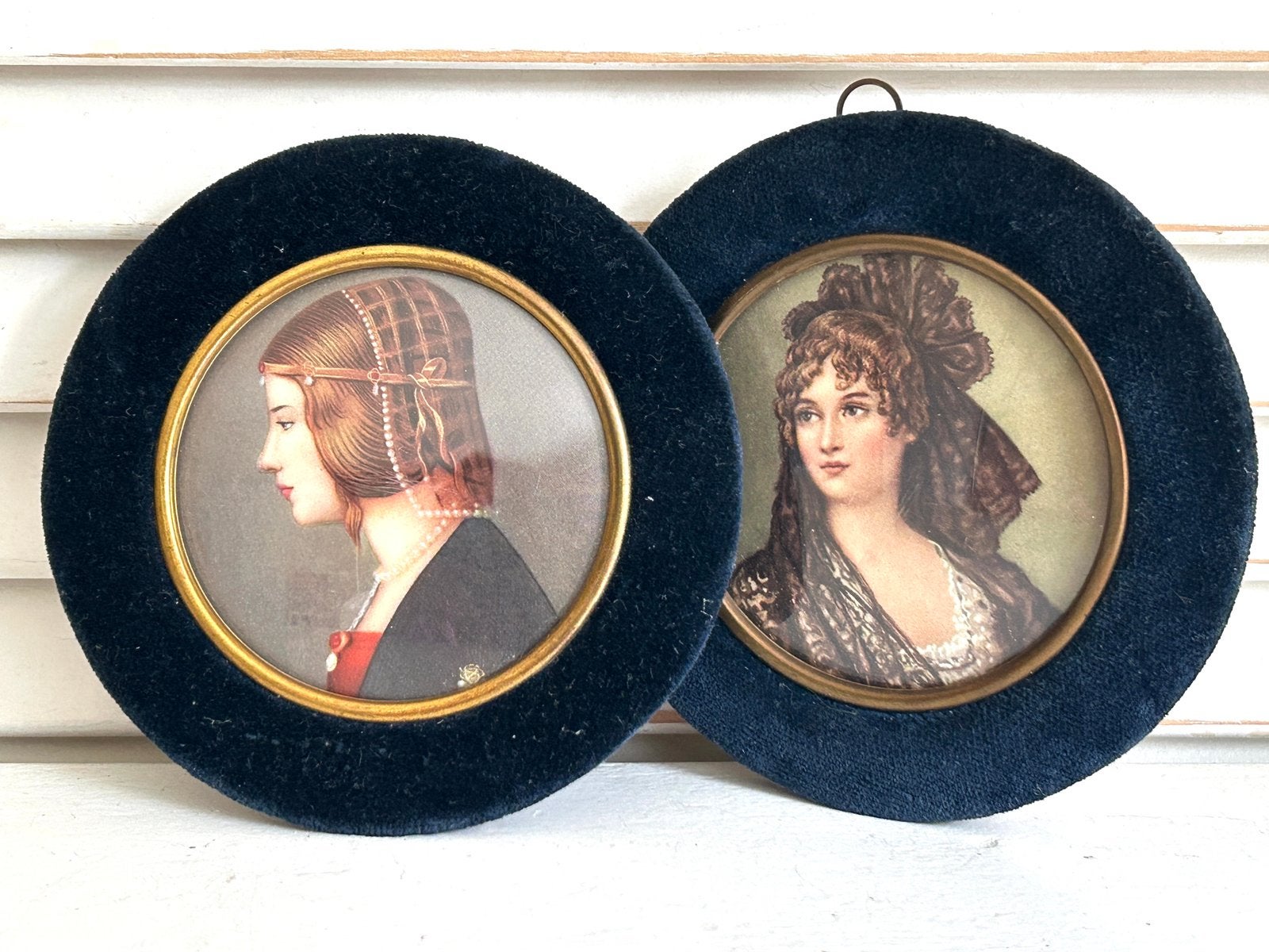 Twee vintage miniatuur schilderijtjes portret prent, Ophalen