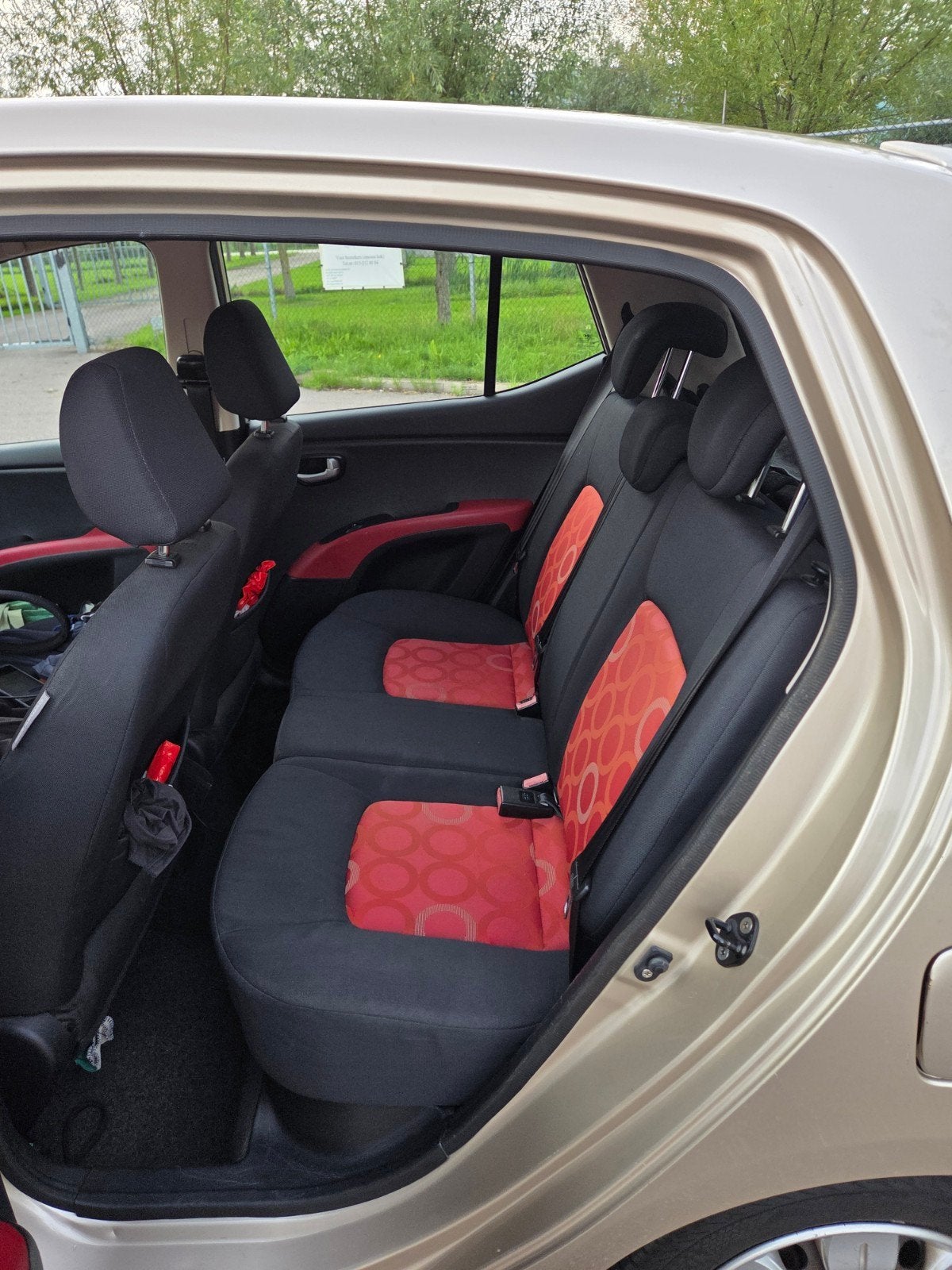 Foto 8 van Hyundai i10 1.25 I 5DR 2009 Beige