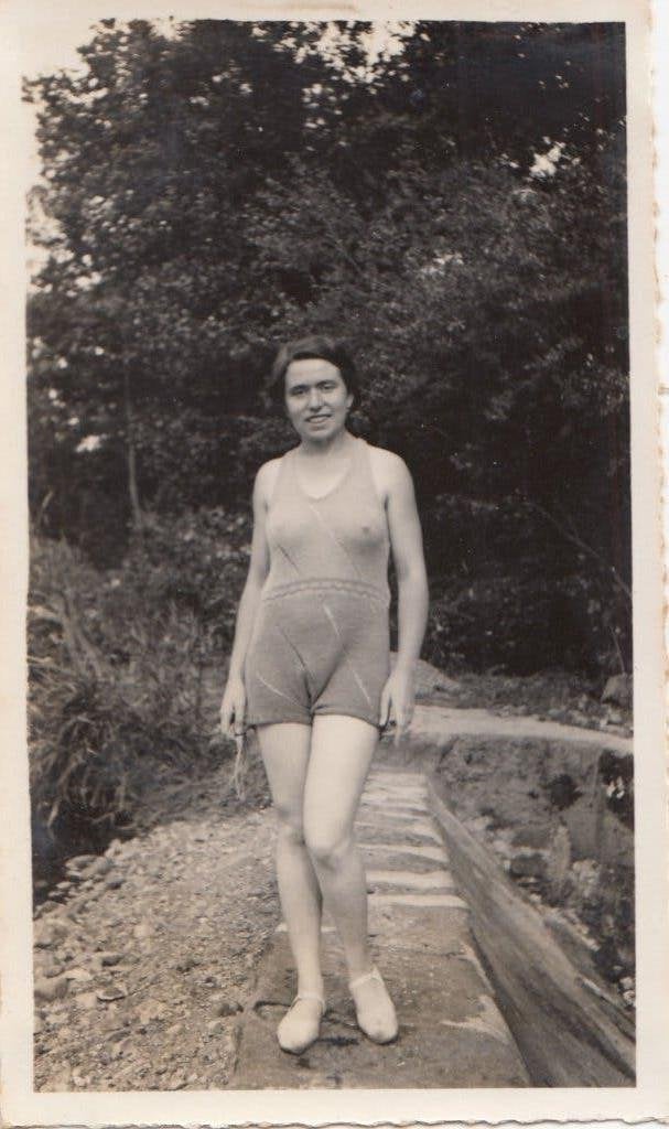 Vrouw in badpak jaren 30, Verzenden, Voor 1940, Gebruikt, Overige onderwerpen