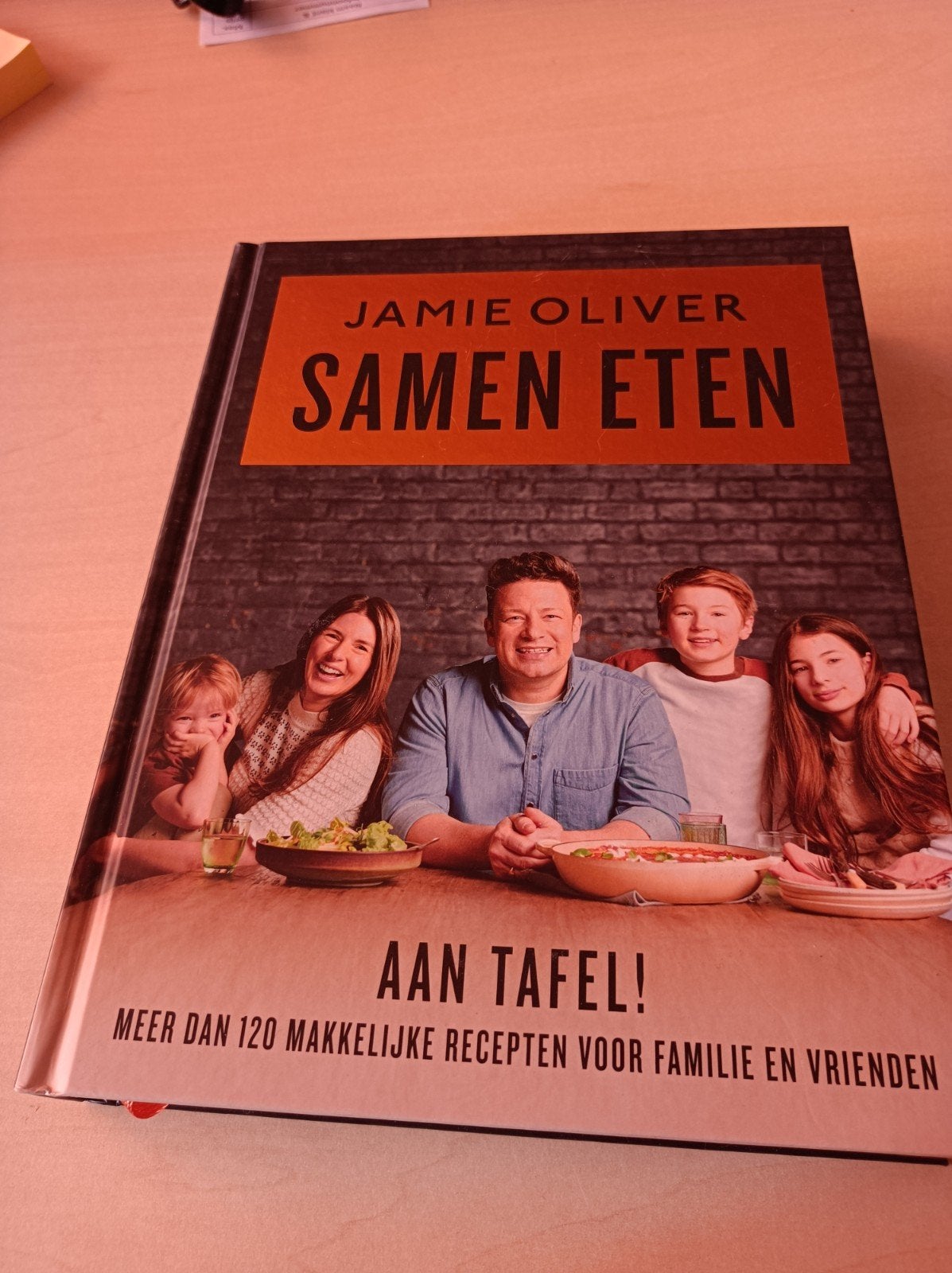 Jamie Oliver - Samen Eten: Meer dan 120 recepten, Boeken, Hoofdgerechten, Ophalen of Verzenden, Zo goed als nieuw, Jamie Oliver