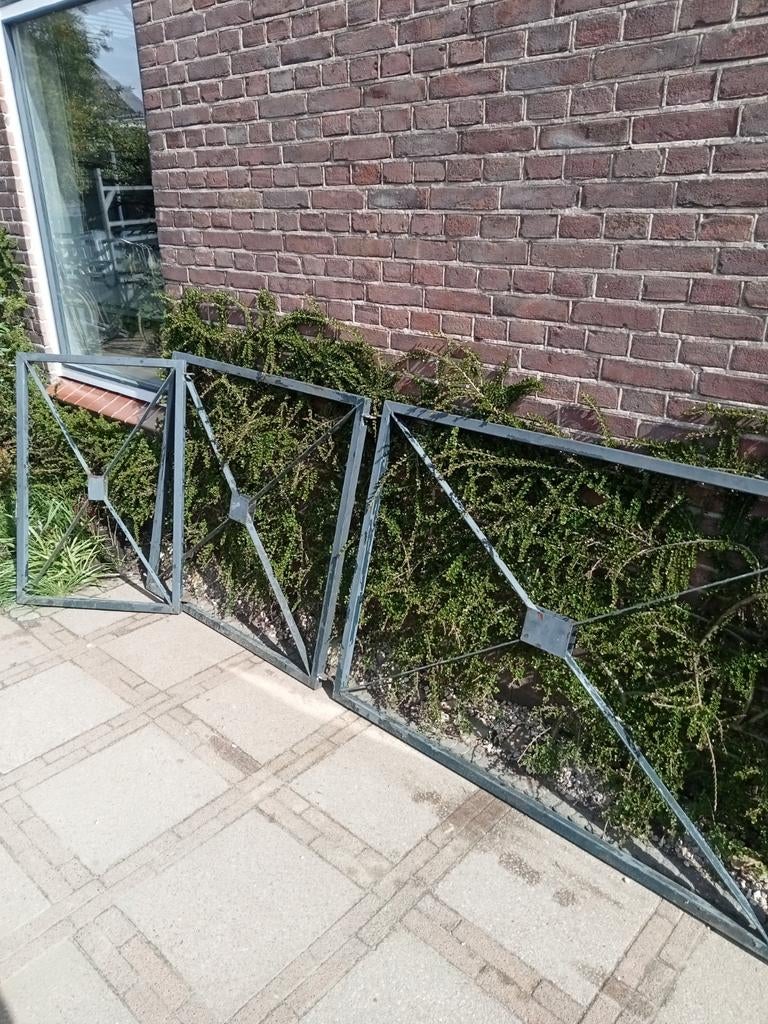 Metalen hekjes 95cm hoog, Ophalen of Verzenden, Gebruikt, IJzer, Sierhekwerk