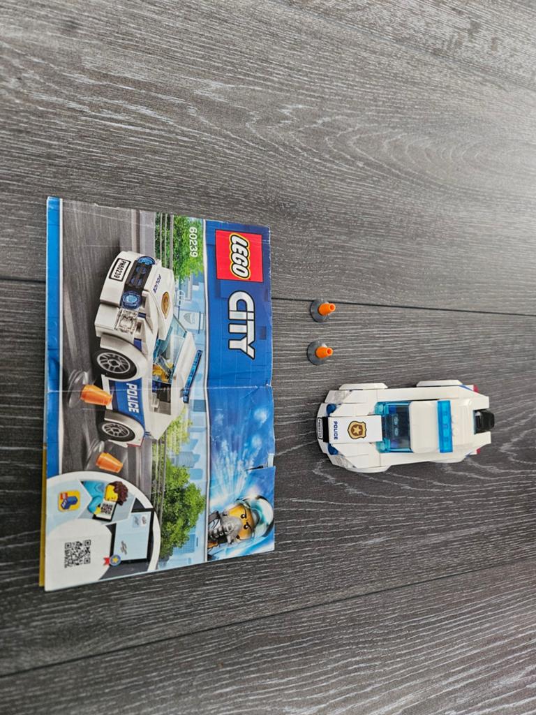 LEGO City Politie Patrouillewagen (60239), Kinderen en Baby's, Speelgoed | Duplo en Lego, Zo goed als nieuw, Lego, Complete set