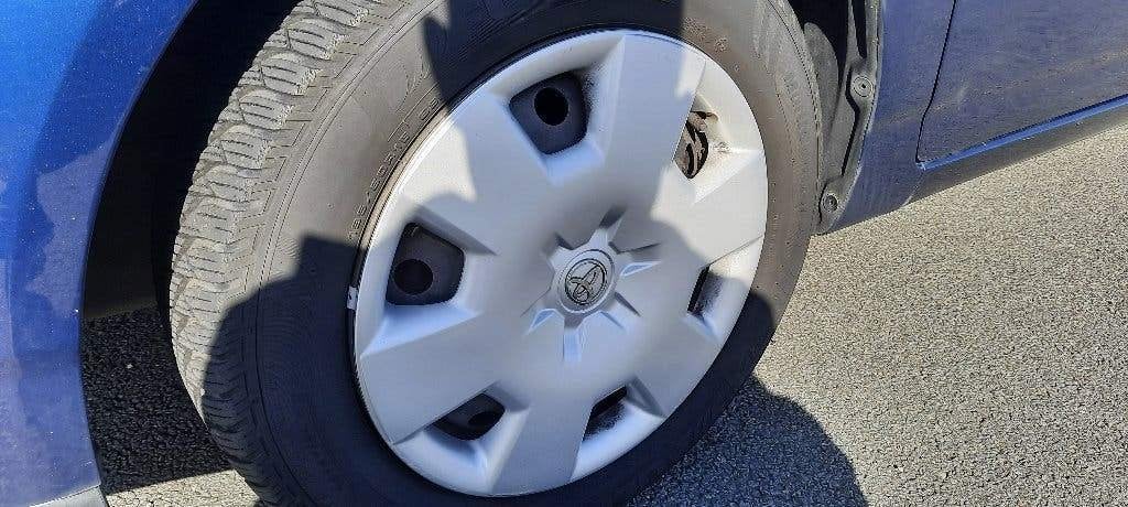 GEZOCHT: een set 15-inch wieldoppen, Toyota Corolla e12, Auto diversen, Wieldoppen, Ophalen of Verzenden