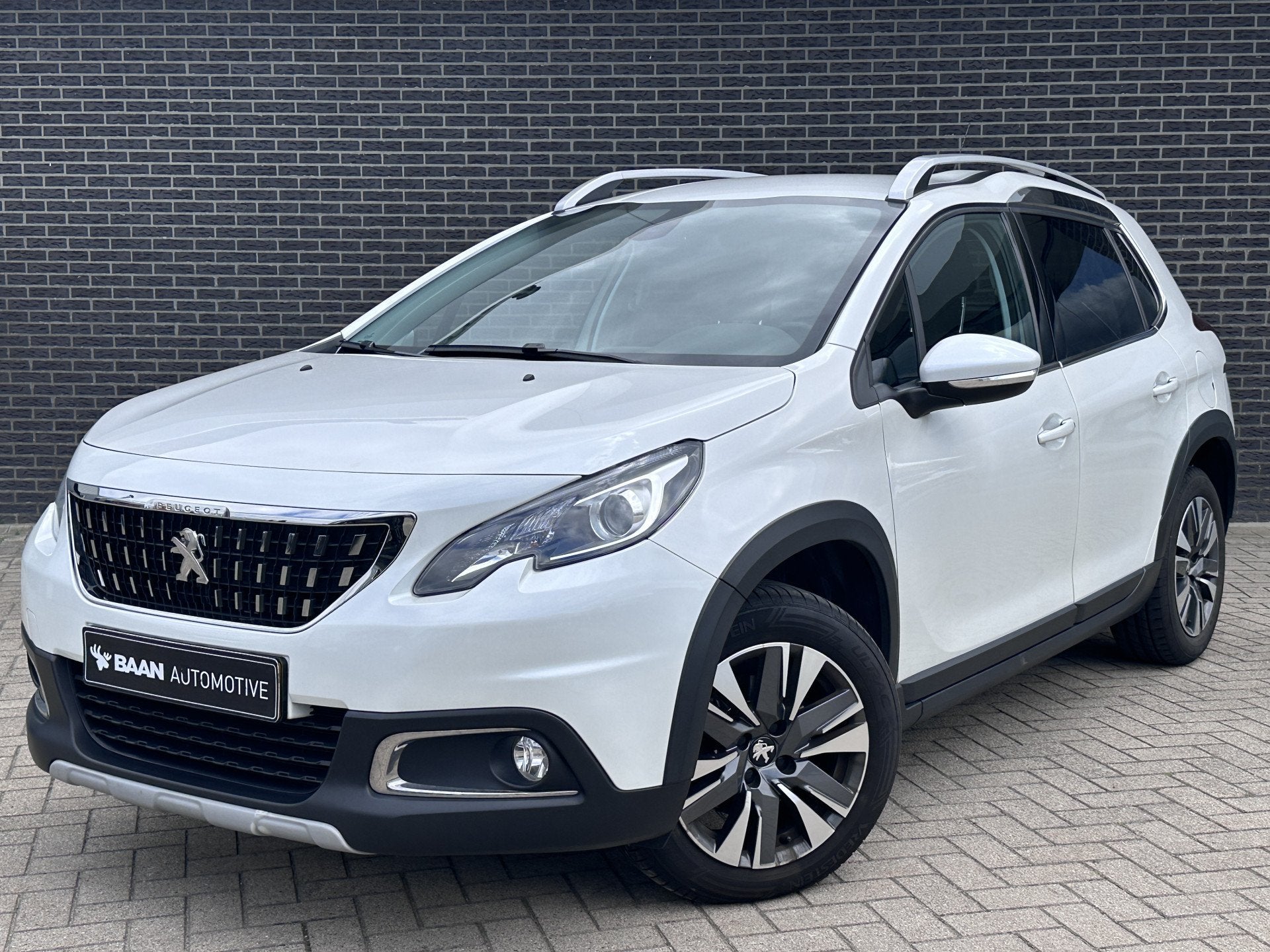 Peugeot 2008 1.2 PureTech Allure (bj 2018, automaat), Auto's, Peugeot, Euro 6, 1199 cc, 1165 kg, Wit