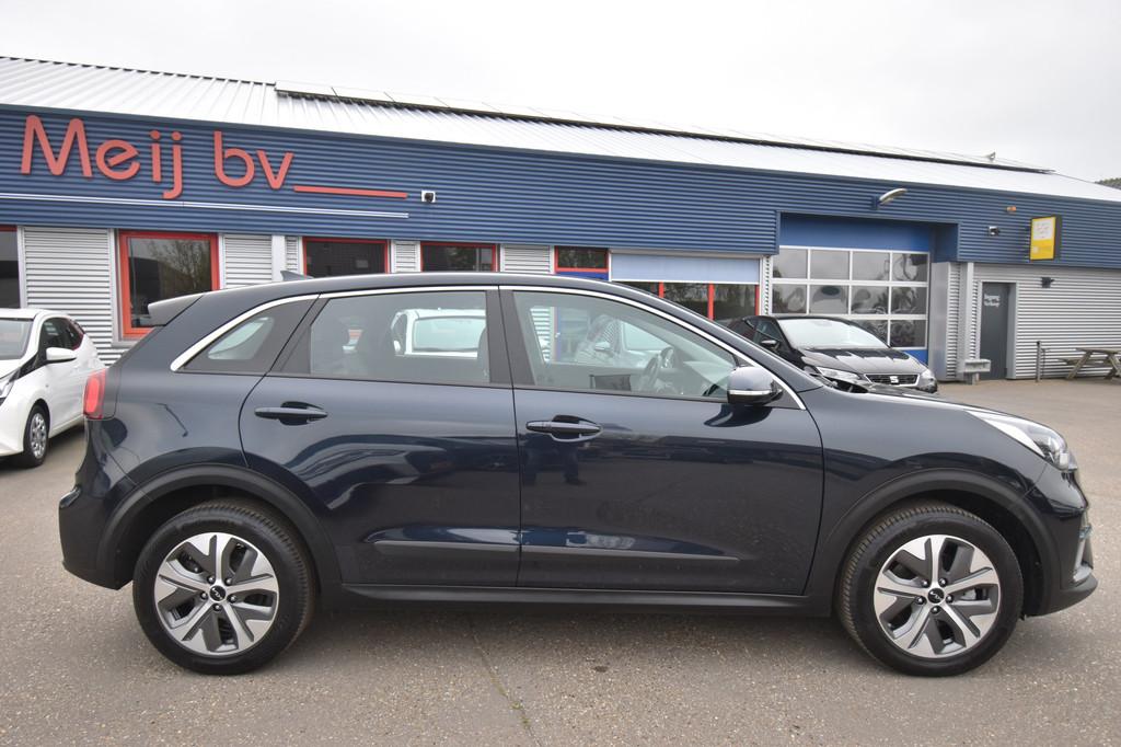 Kia e-Niro ComfortLine 39 kWh , SOH 95.2 % , CLIMATR , CR CO, 136 pk, Gebruikt, Zwart, Automatische klimaatregeling