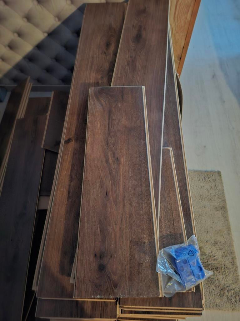 GRATIS AF TE HALEN  29 VIERKANTE METER LAMINAAT EIKEN KLEUR, 50 tot 150 cm, Ophalen of Verzenden, 10 m² of meer, 10 tot 30 cm