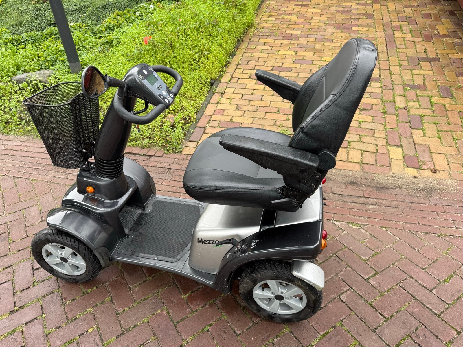 Life & Mobility Mezzo 4-wiel scootmobiel – 1.698 km, Ophalen of Verzenden, 16 km/u of meer