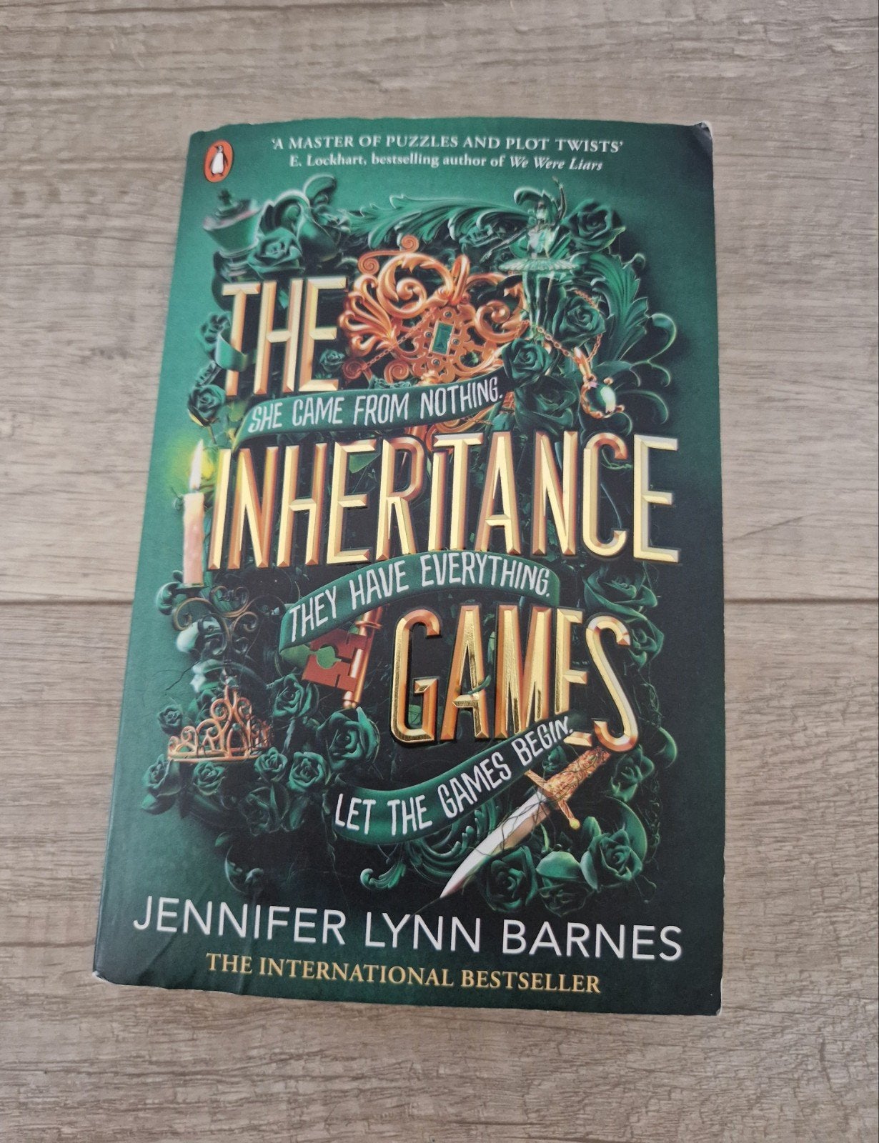 boek engels jennifer lynn barnes inheritance games the 1, Boeken, Ophalen of Verzenden, Zo goed als nieuw
