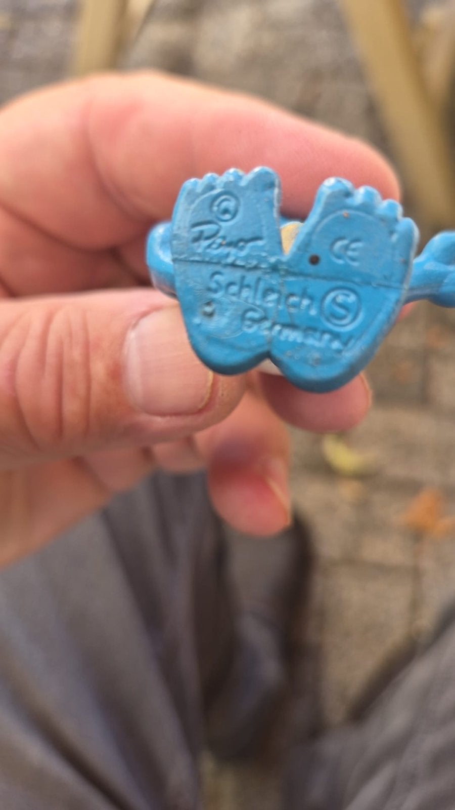 Smurf met gouden broekje - Vintage Schleich figuurtje, Verzamelen, Smurfen, Ophalen of Verzenden, Gebruikt, Overige Smurfen, Poppetje, Figuurtje of Knuffel