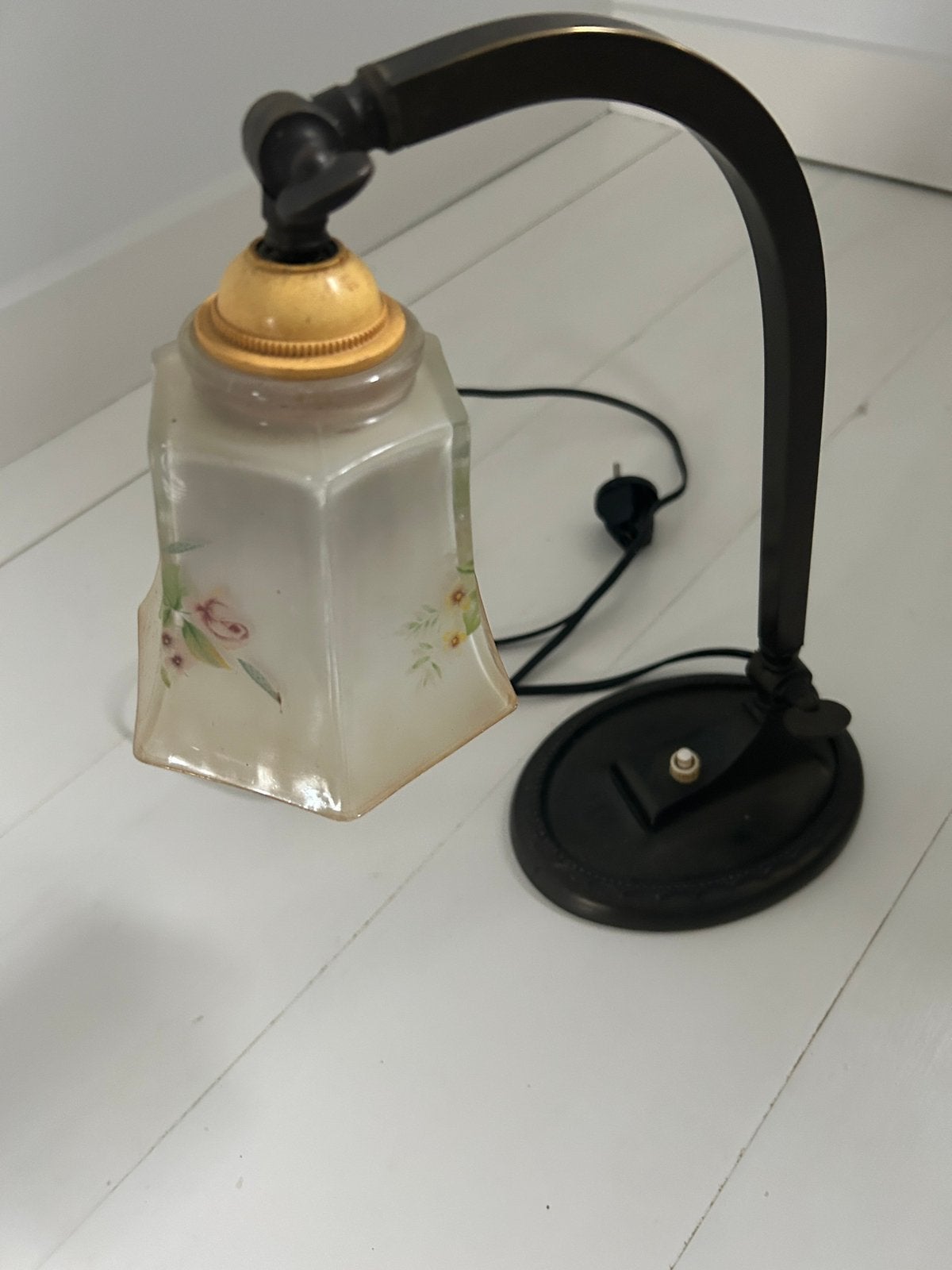Vintage bureaulamp met bloemmotief glazen kap, Antiek en Kunst, Ophalen