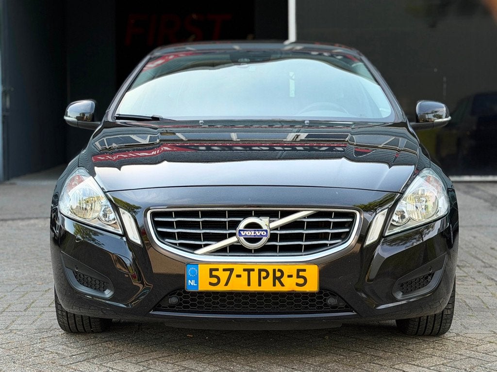 Volvo V60 1.6 T4 Momentum AUTOMAAT NAVI/CRUISE/PDC | KEURIGE, Stof, Gebruikt, Zwart, 4 cilinders