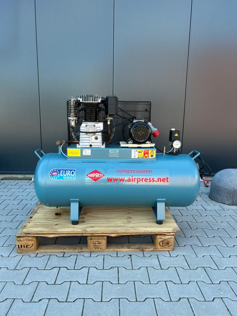 Airpress K200-600 compressor – 200L – 600 l/min – 14 bar, Doe-het-zelf en Verbouw, Compressors, Ophalen, 400 tot 800 liter/min
