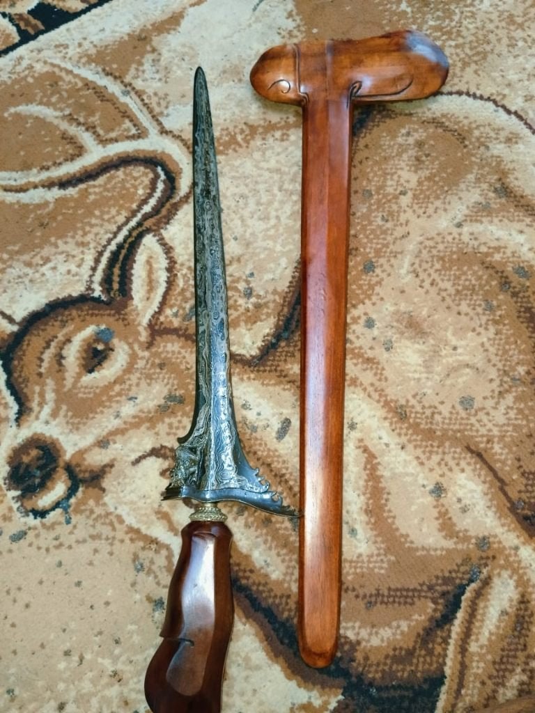 Antieke Keris Bali Singa Pedaringan Kebak Batun Poh SVD94, Antiek en Kunst, Wapen, Verzenden, Overige materialen, Indonesië