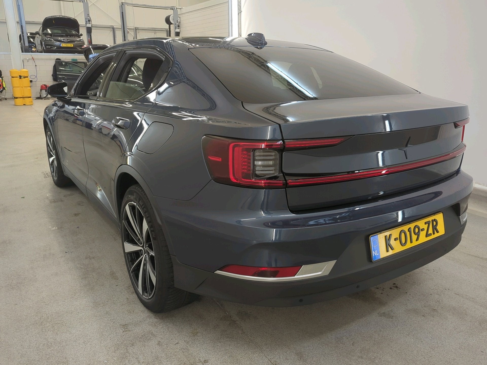 Polestar 2 78kWh 408pk Long Range Dual Motor Launch Edition, Polestar 2, Gebruikt, Zwart, Blauw