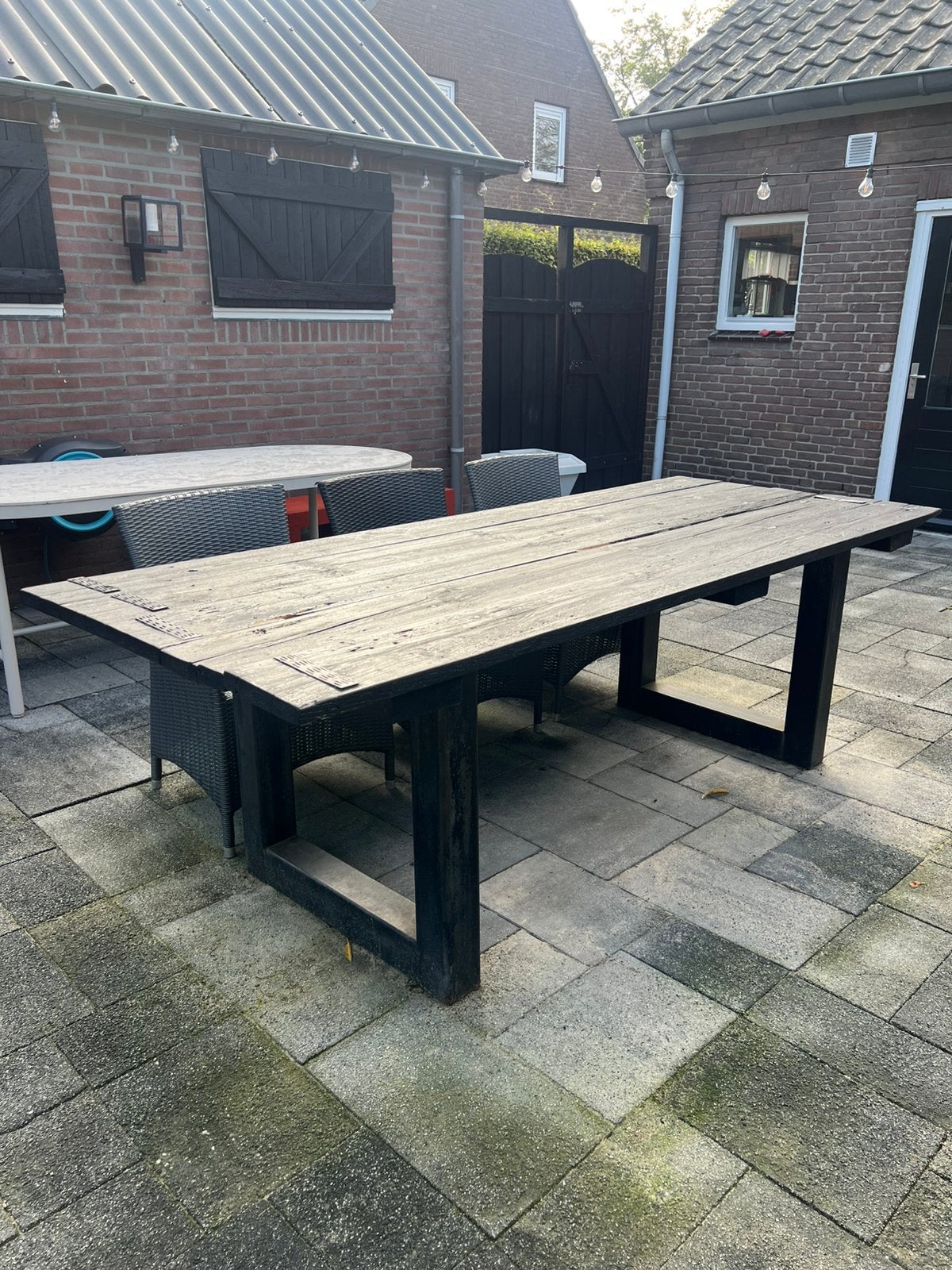 Foto 12 van Grote robuuste tuintafel 247x99 van steigerhout