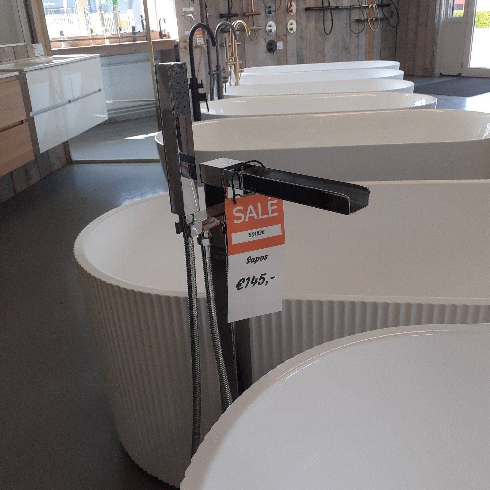 SALE! Sapos, Chroom, vrijstaande badkamer kraan, waterval, Ophalen of Verzenden, Nieuw