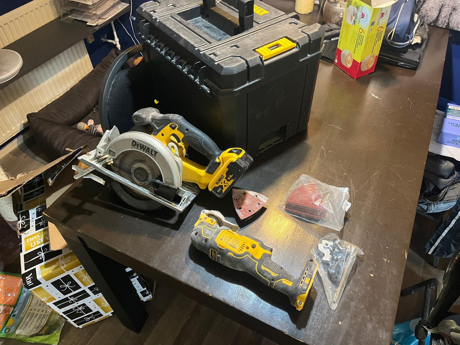 Complete DeWalt gereedschapset + 3accus–bedrijfsbeëindiging, Verzenden, Zo goed als nieuw, 1200 watt of meer, 70 mm of meer