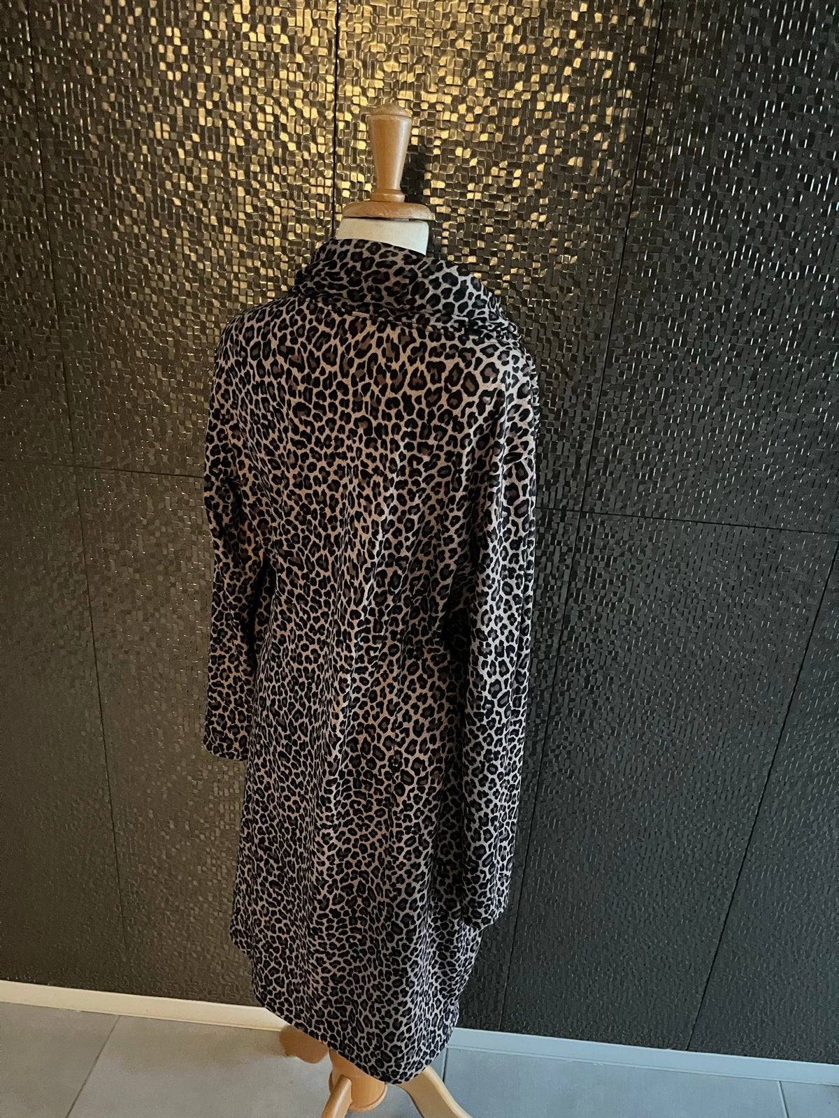 Jurk met luipaardprint en colkraag - Maat 46, Meerkleurig, Maat 46/48 (XL) of groter, Ophalen of Verzenden, Zo goed als nieuw