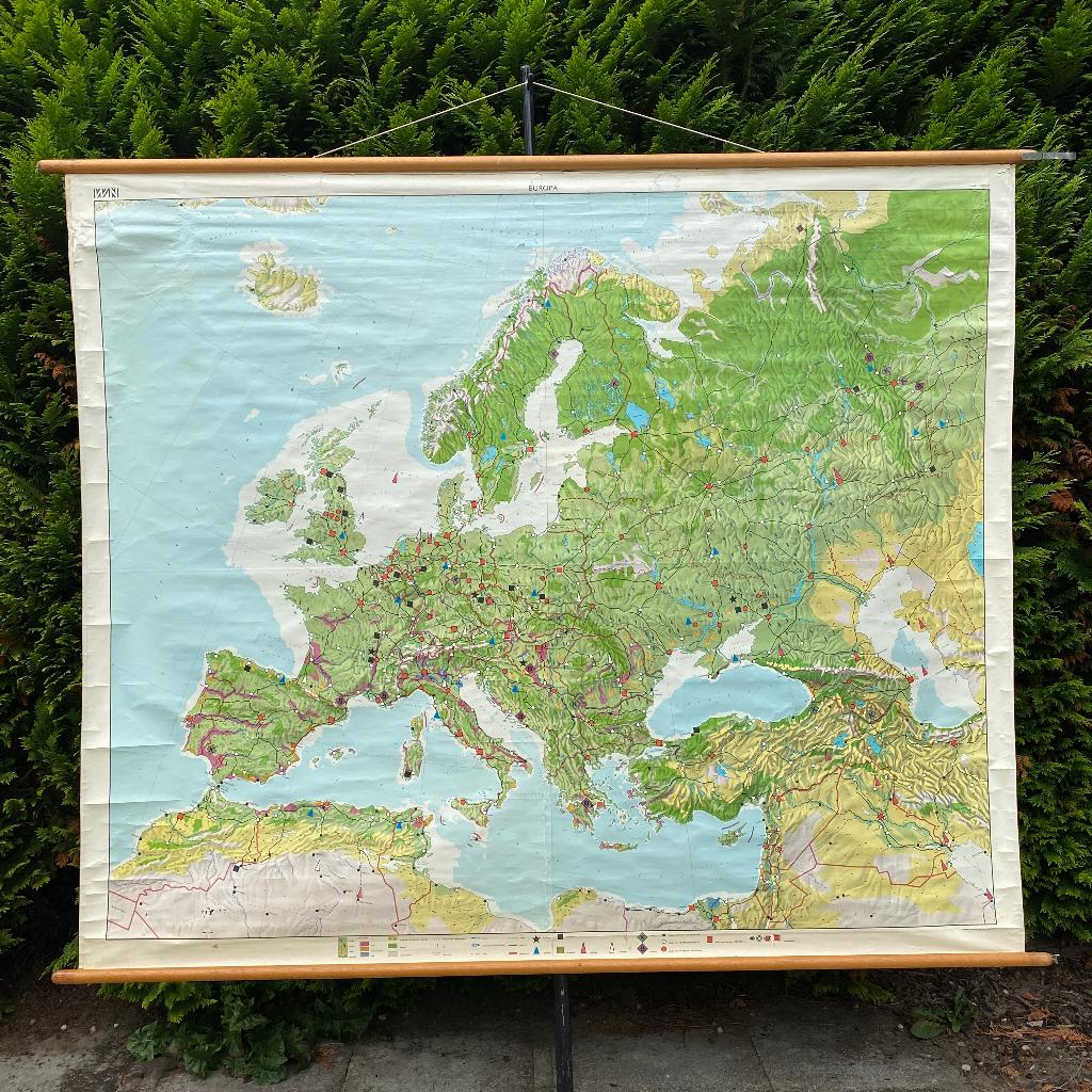 Grote wandkaart Europa, Ophalen, Aardrijkskunde