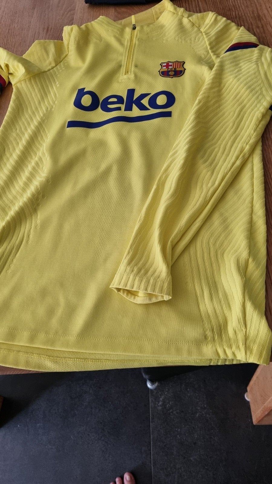Trainingstrui FC BARCELONA, Ophalen, Zo goed als nieuw, Shirt