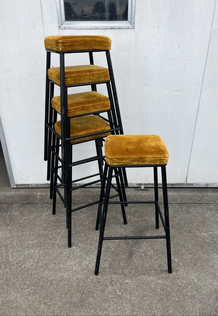 7 stuks leuke hippe krukken mancave stapelbaar oker geel, Ophalen, 5 krukken of meer, Met voetsteun, 60 tot 90 cm