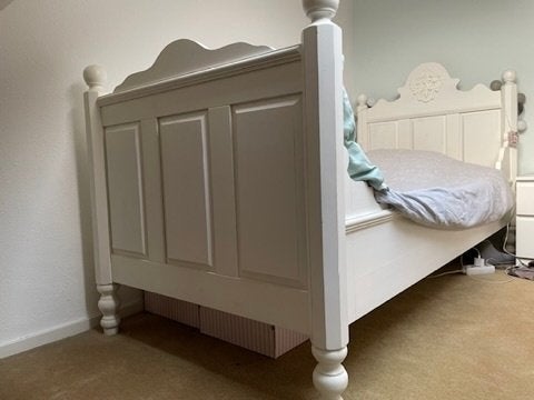 Heel mooi, houten handgemaakt wit Opsetims bed met matras, Lattenbodem, 85 tot 100 cm, Gebruikt, Ophalen of Verzenden