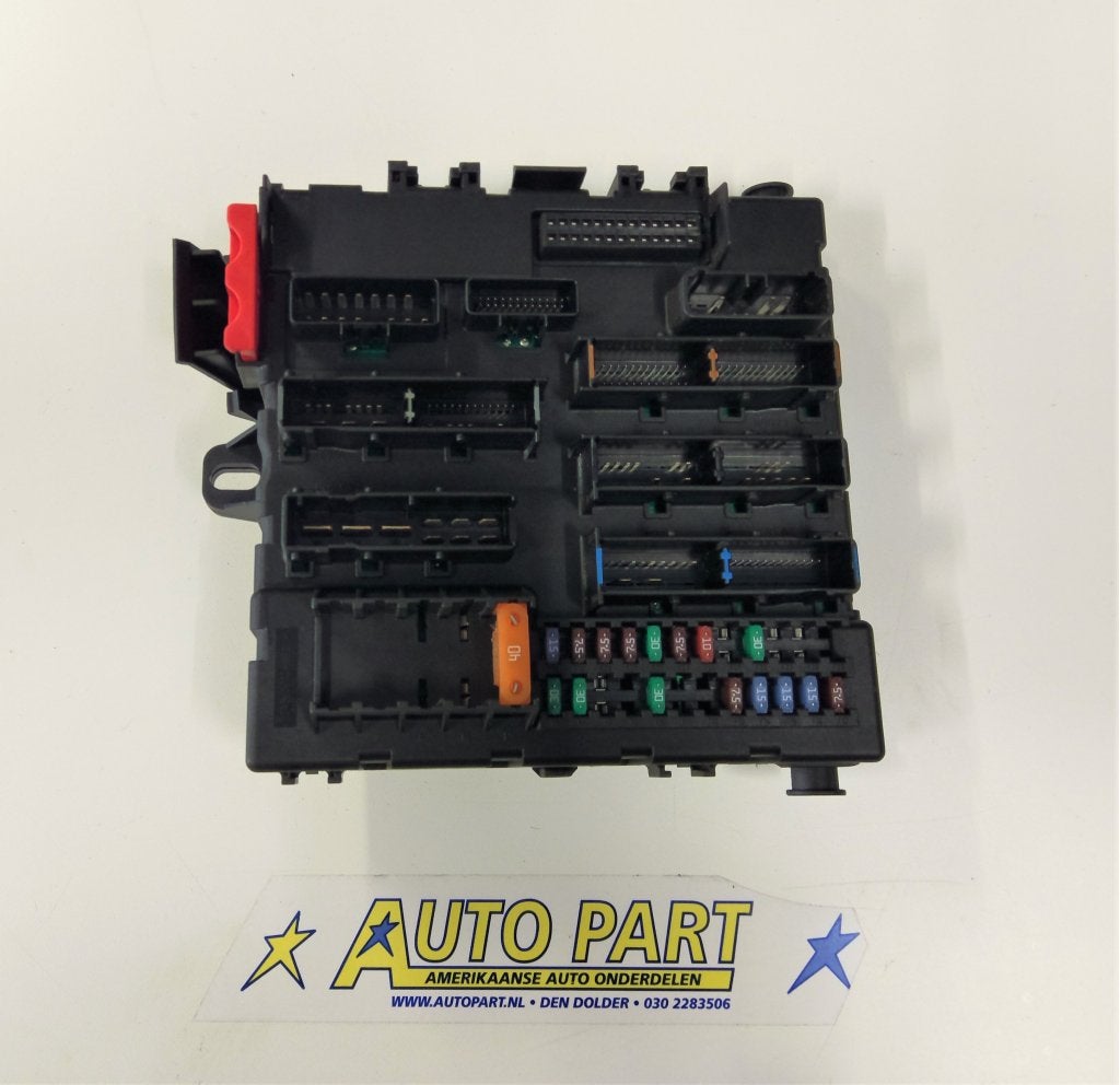 Cadillac BLS zekeringkast achterzijde 2006, Gebruikt, Info@gm.com, Ophalen of Verzenden, Amerikaanse onderdelen