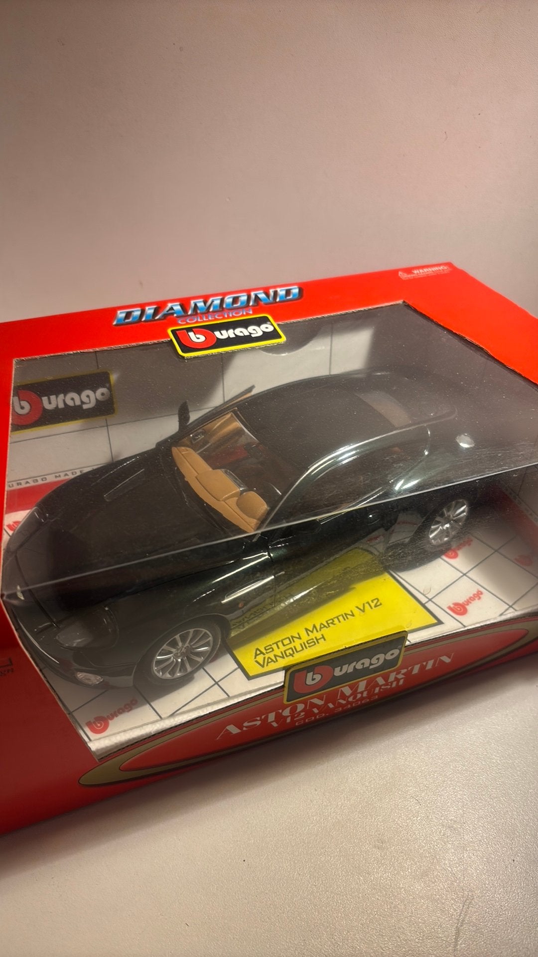 Aston martin v12 vanquish green Bburago 1.18, Ophalen of Verzenden, Bburago, A, A