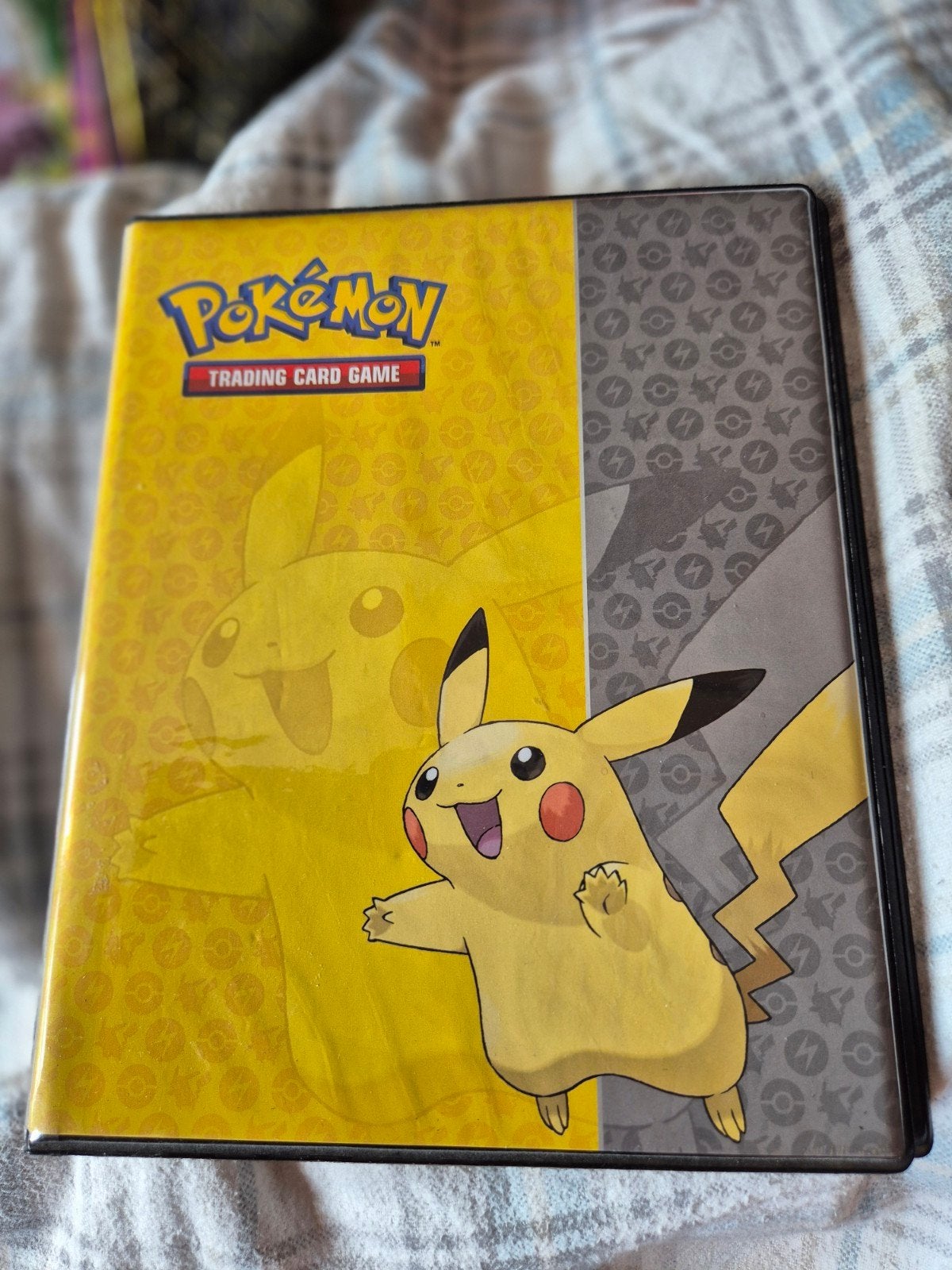 Pokémon map met diverse kaarten - Perfect voor verzamelaars!, Ophalen of Verzenden, Gebruikt, Meerdere kaarten