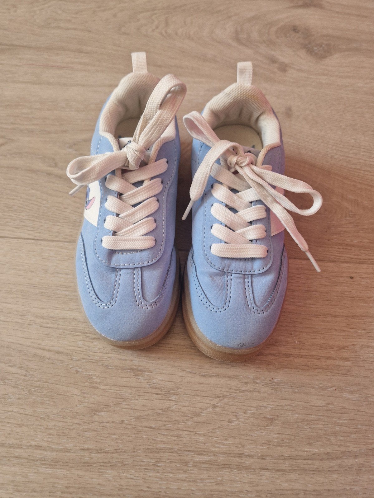 stitch schoenen, Kinderen en Baby's, Kinderkleding | Schoenen en Sokken, Ophalen, Meisje, Schoenen, Primark