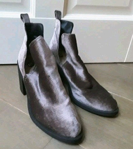 Te koop:Korte laarsjes met hoge hak, merk RIVER ISLAND MT:39, River Island, Lage of Enkellaarzen, Ophalen of Verzenden, Zo goed als nieuw