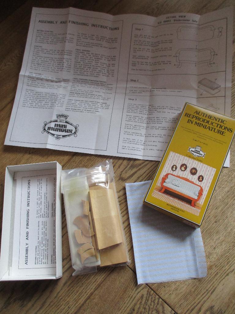 poppenhuis bouwpakket bankje Mini Mundus, Verzamelen, Ophalen of Verzenden, Zo goed als nieuw, Decoratie