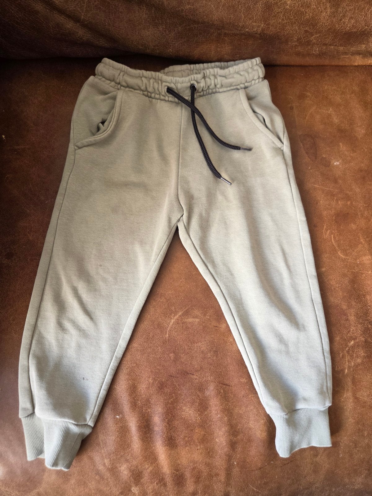 HEMA joggingbroek maat 98/104, Broek, Gebruikt, Jongen of Meisje, Ophalen of Verzenden