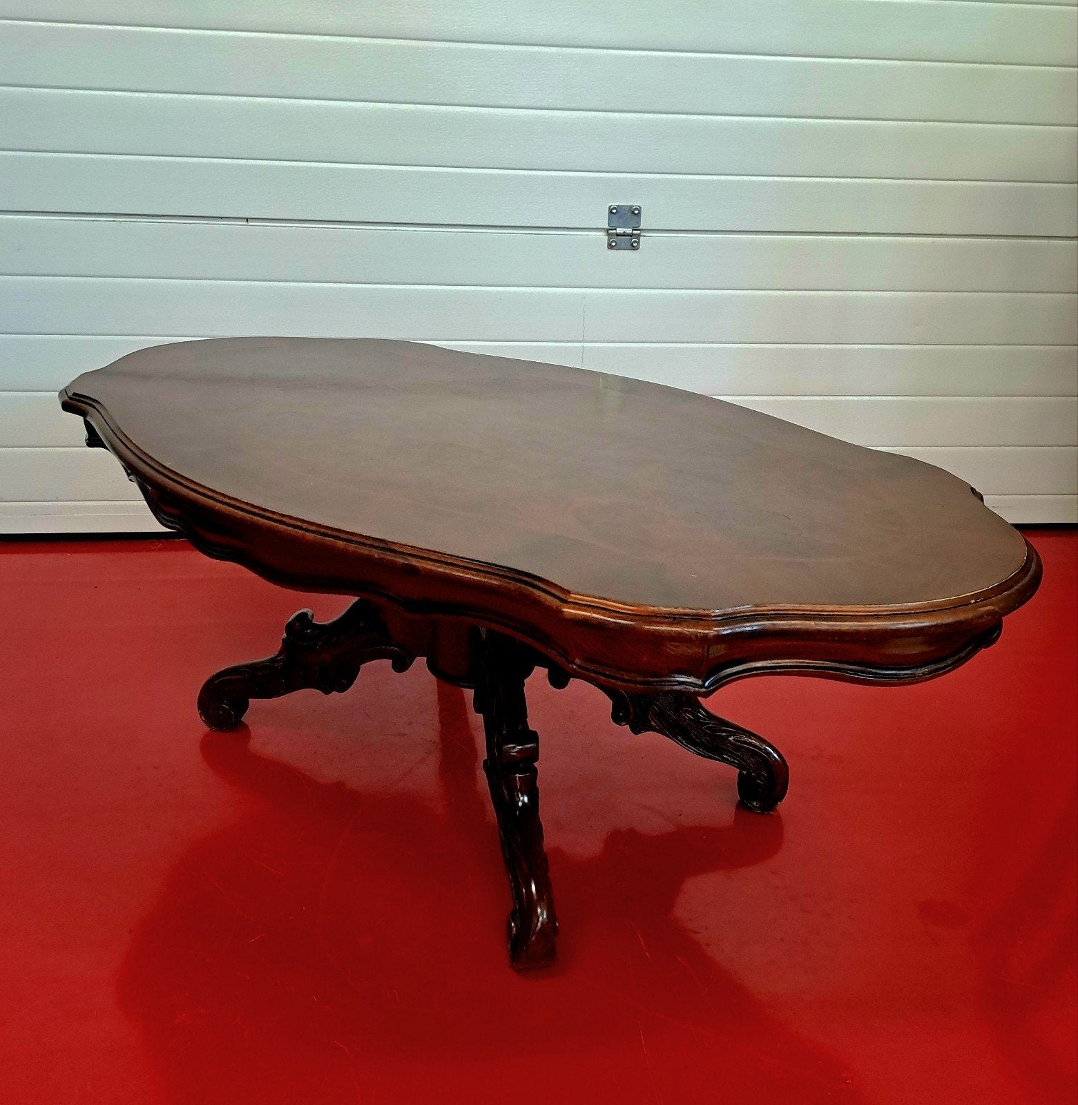 Antieke salontafel met wortelnoten blad, Antiek en Kunst, Antiek | Meubels | Tafels, Ophalen