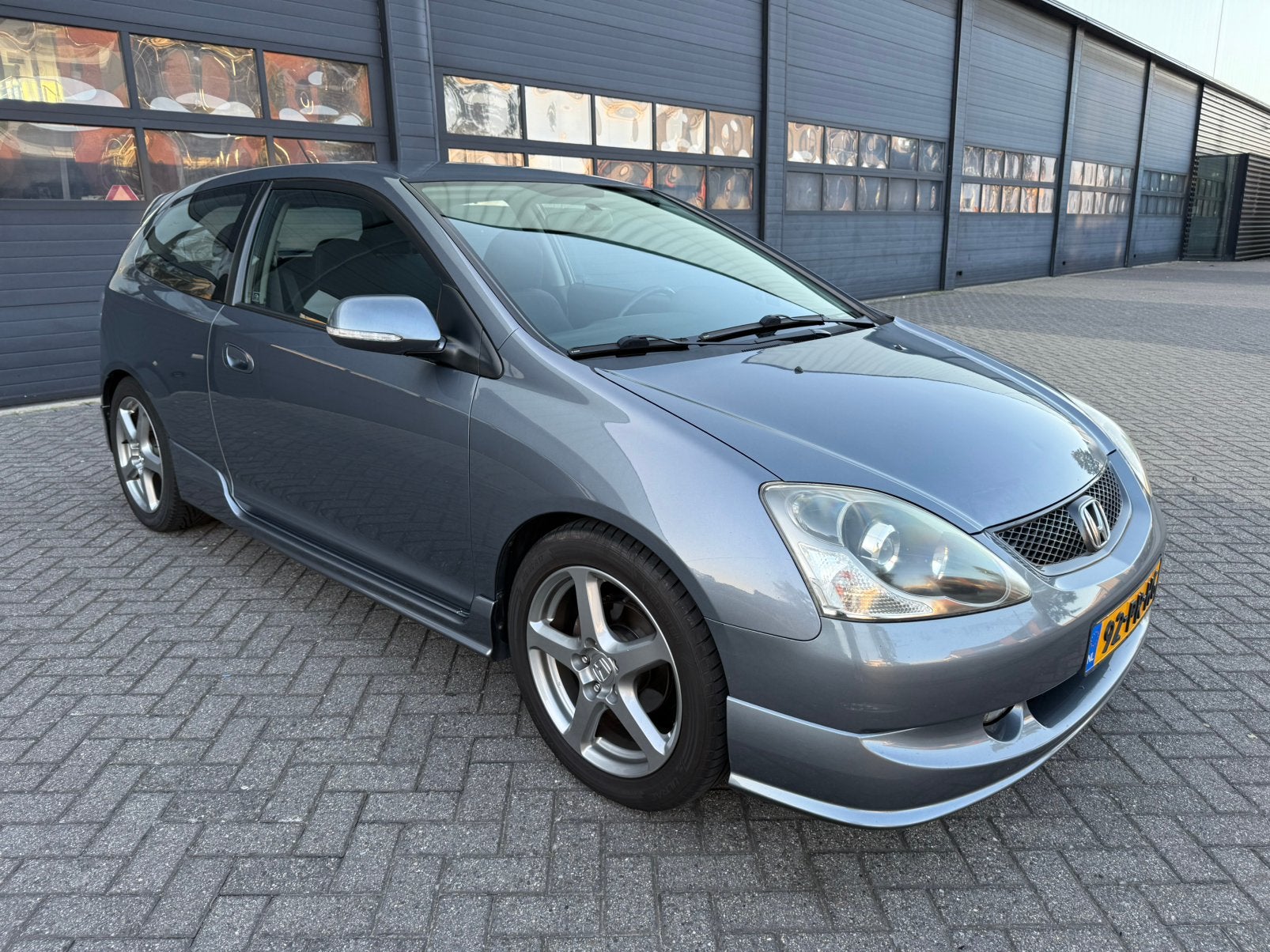 Honda Civic 1.6 I Sport 2004 Grijs, Auto's, Honda, Voorwielaandrijving, Zwart, 4 cilinders, 1590 cc